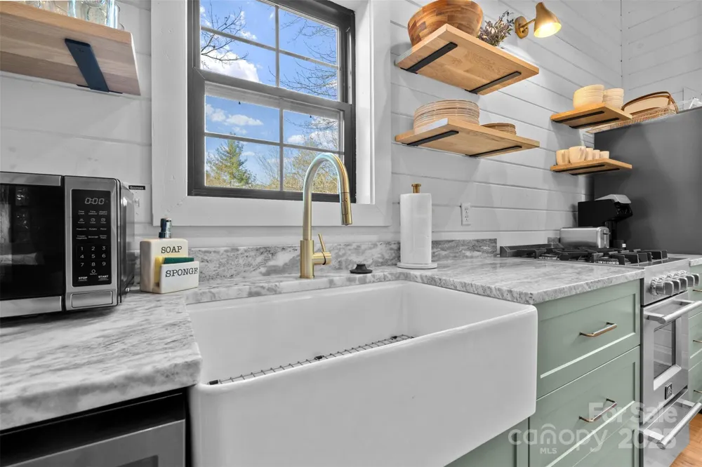 100 Bear Den Mountain View Drive Spruce Pine, NC 28777