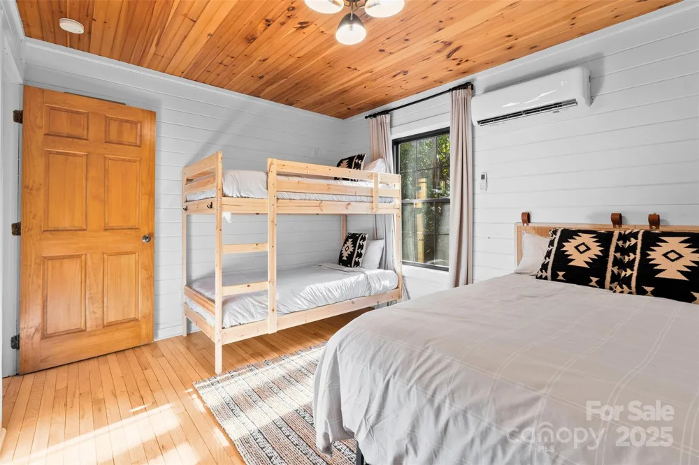 100 Bear Den Mountain View Drive Spruce Pine, NC 28777
