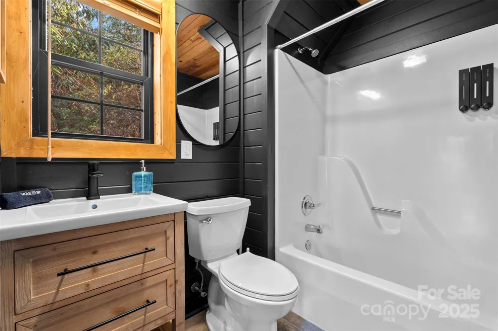100 Bear Den Mountain View Drive Spruce Pine, NC 28777