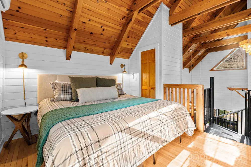 100 Bear Den Mountain View Drive Spruce Pine, NC 28777