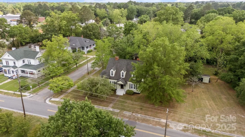 301 W Central Street Maxton, NC 28364