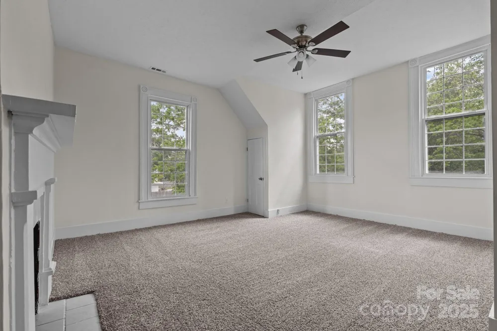 301 W Central Street Maxton, NC 28364