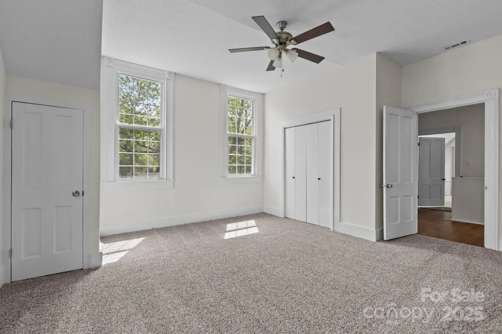 301 W Central Street Maxton, NC 28364