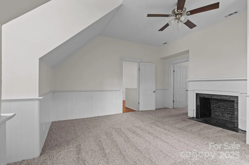 301 W Central Street Maxton, NC 28364