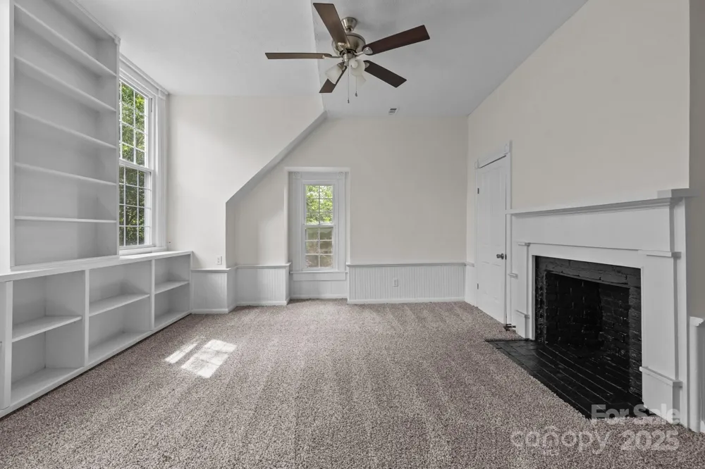 301 W Central Street Maxton, NC 28364
