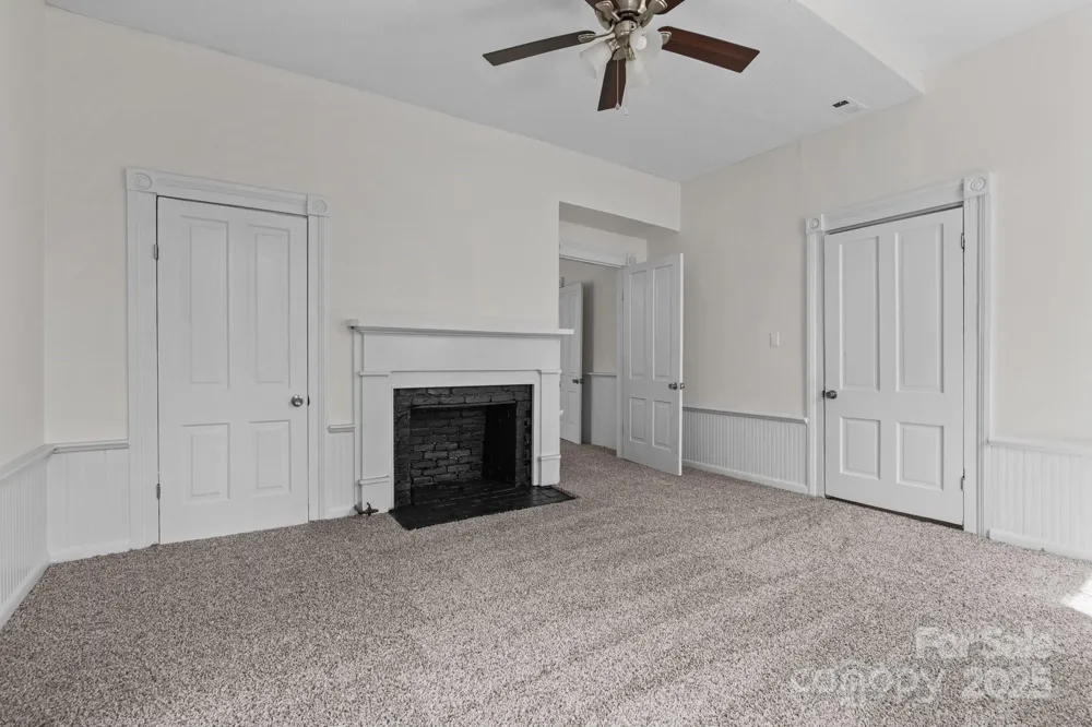 301 W Central Street Maxton, NC 28364