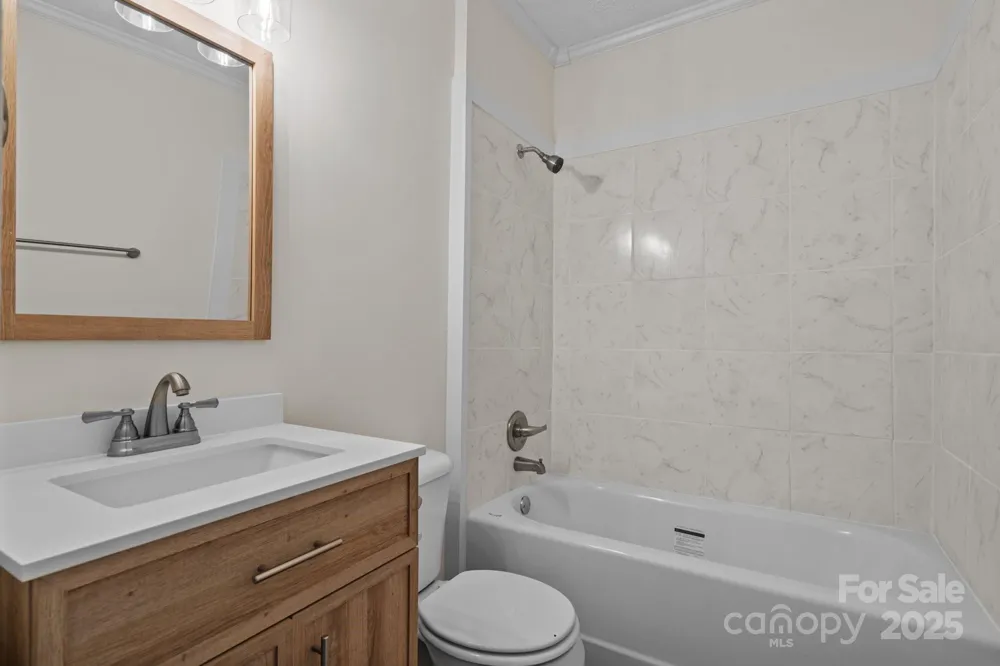 301 W Central Street Maxton, NC 28364