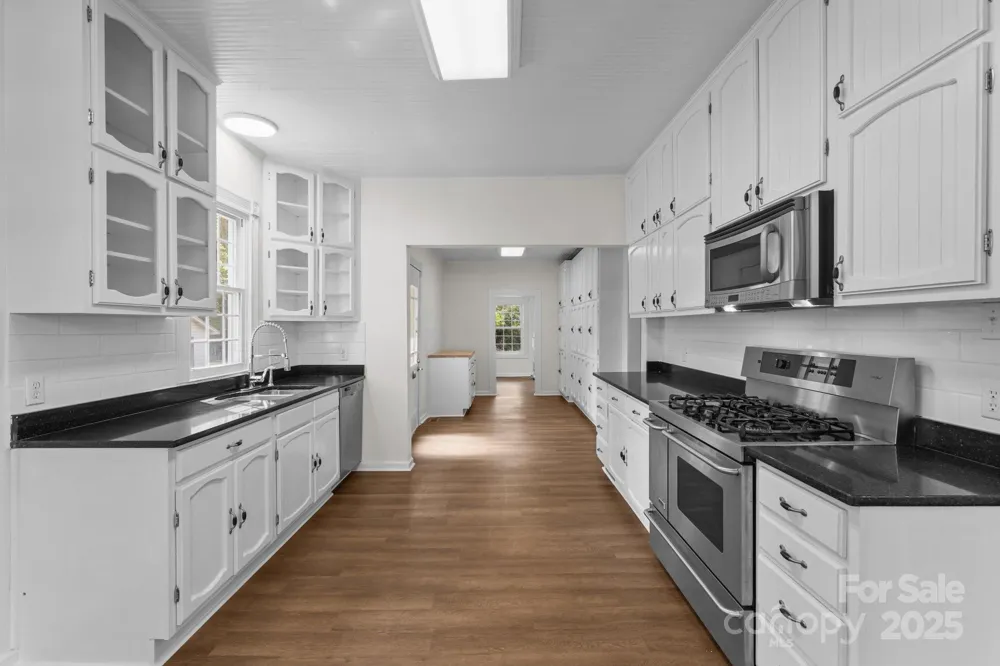 301 W Central Street Maxton, NC 28364