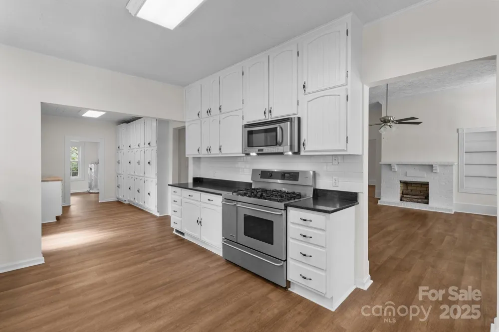 301 W Central Street Maxton, NC 28364