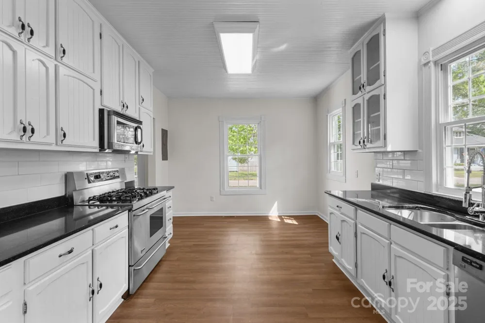 301 W Central Street Maxton, NC 28364