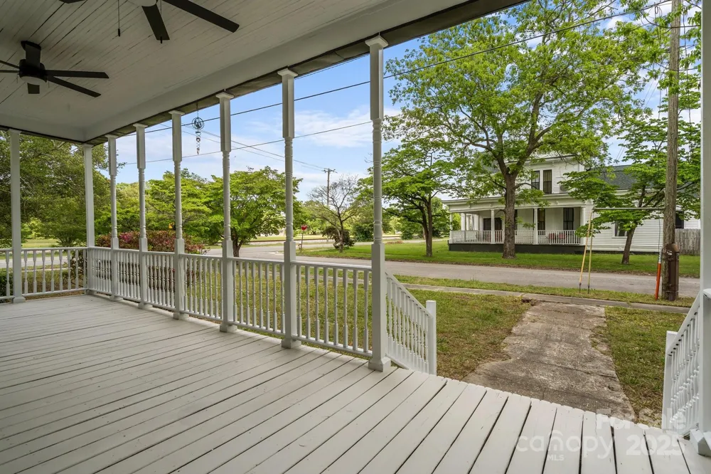 301 W Central Street Maxton, NC 28364