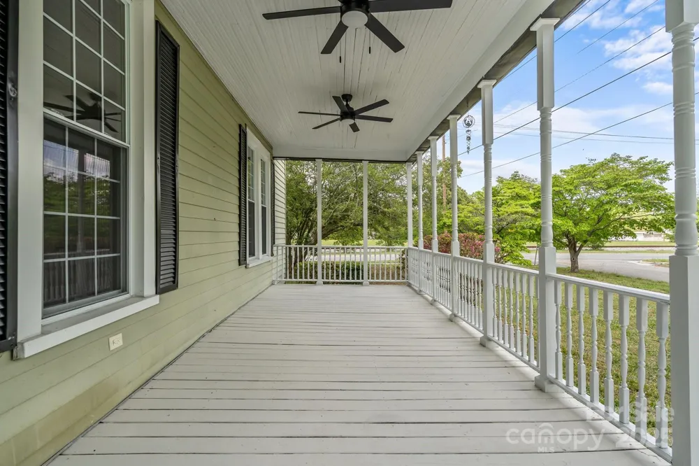 301 W Central Street Maxton, NC 28364