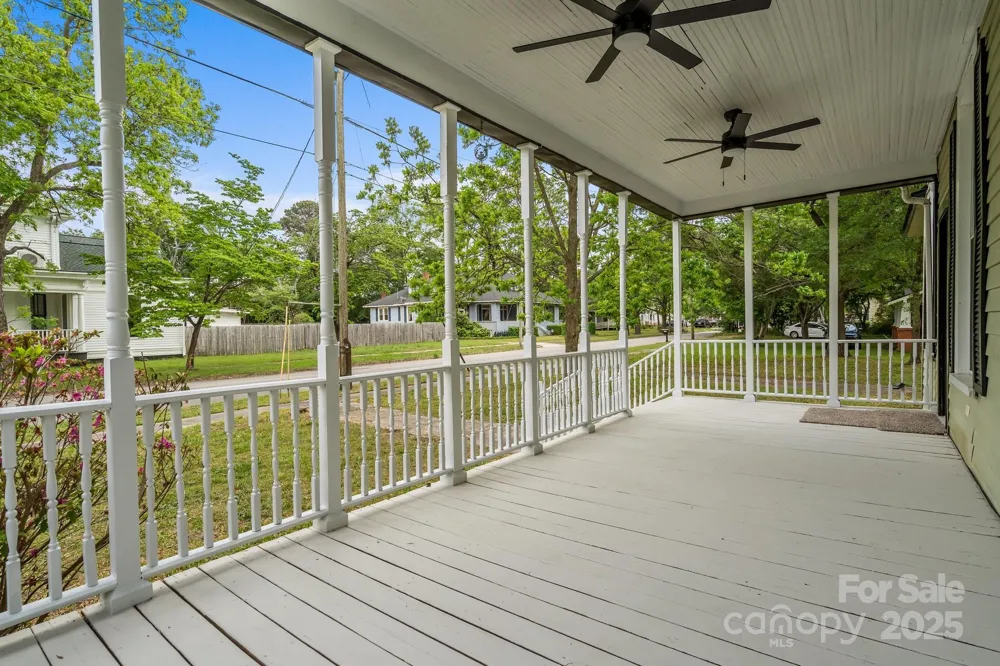 301 W Central Street Maxton, NC 28364