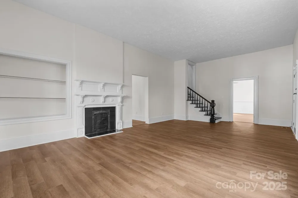 301 W Central Street Maxton, NC 28364