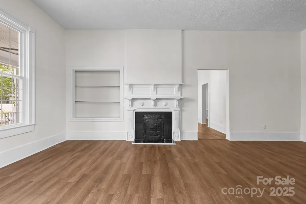 301 W Central Street Maxton, NC 28364