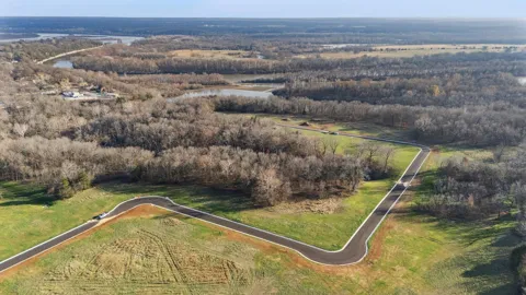 E Hwy 137