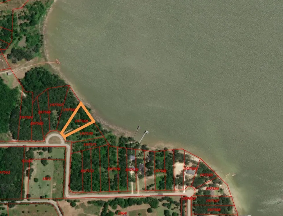 8455 Southern Shore Court Kemp, TX 75143