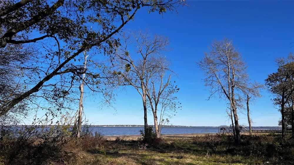 8455 Southern Shore Court Kemp, TX 75143