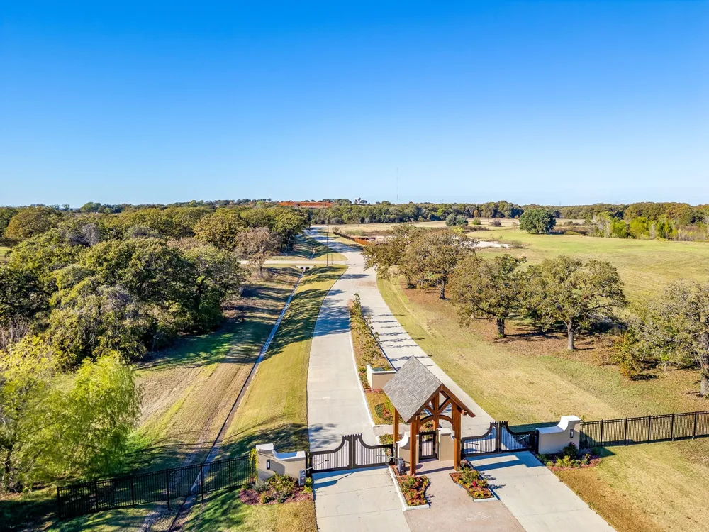 1201 Nottaway Court Burleson, TX 76028