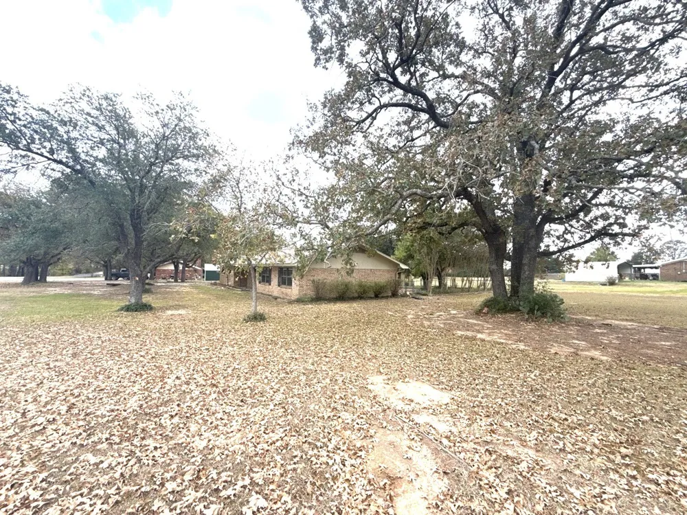 150 Lazy Way Fairfield, TX 75840