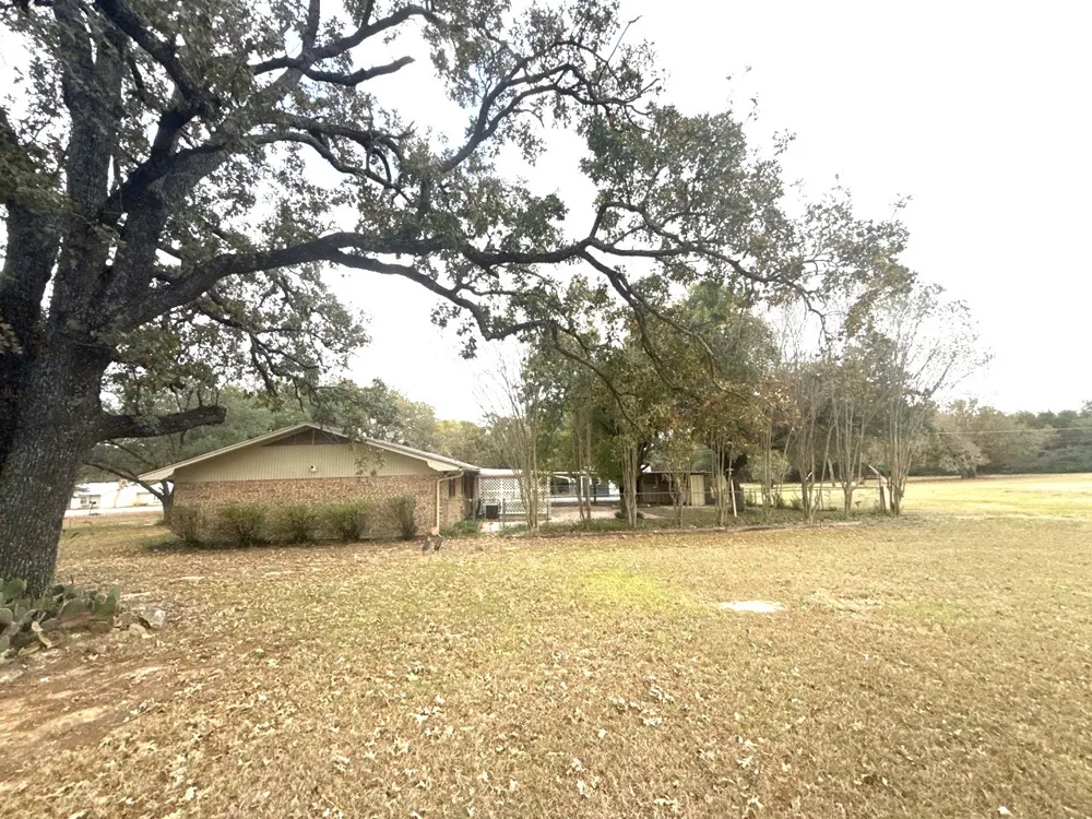 150 Lazy Way Fairfield, TX 75840
