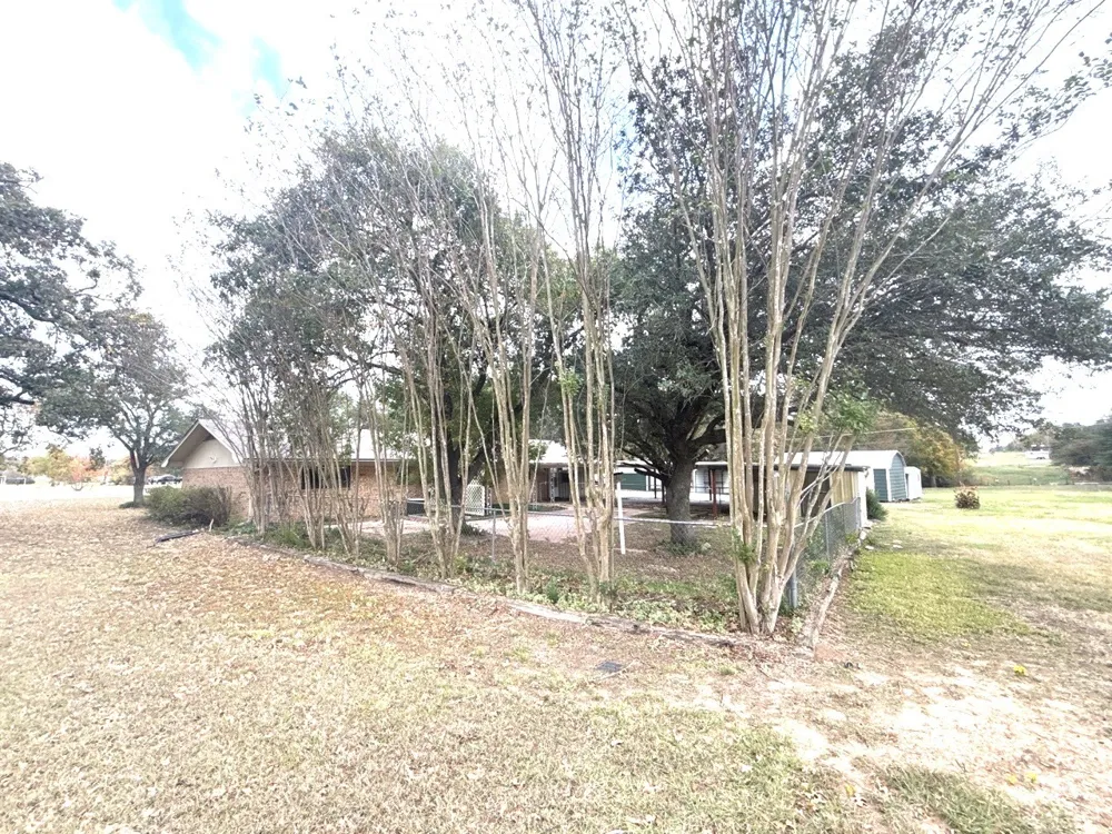 150 Lazy Way Fairfield, TX 75840