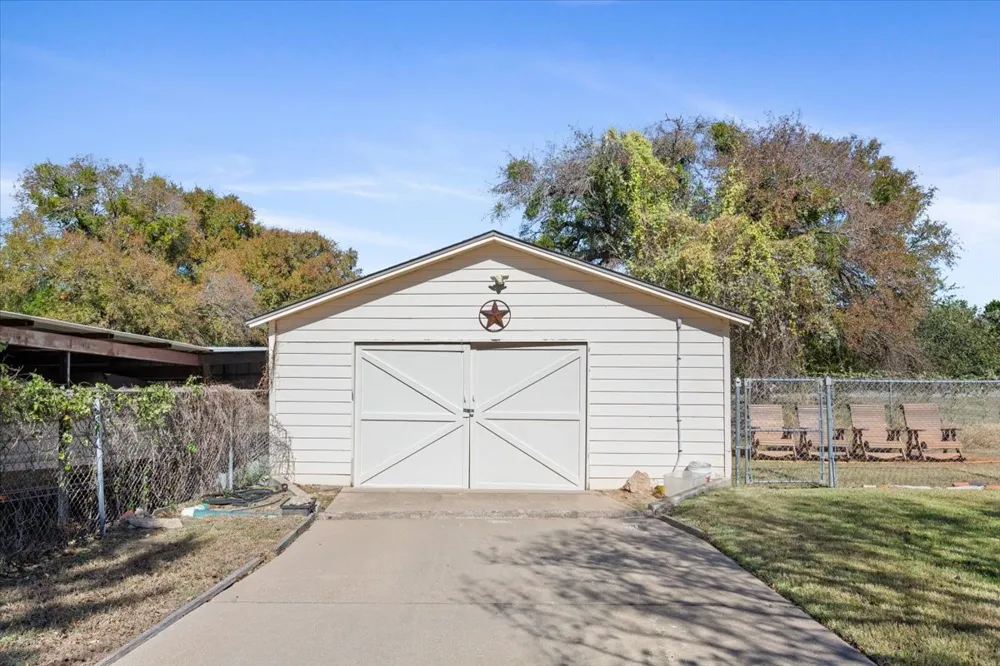 321 County Road 1630 Clifton, TX 76634