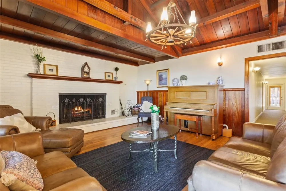 321 County Road 1630 Clifton, TX 76634
