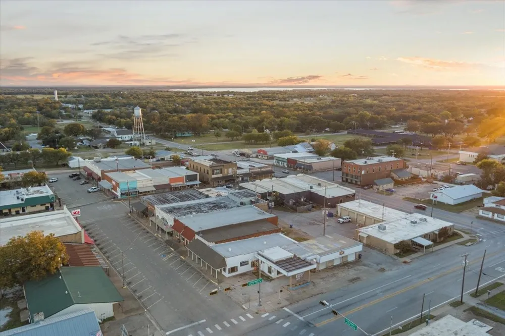 321 County Road 1630 Clifton, TX 76634