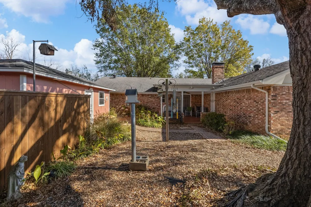 1115 36th Street NE Paris, TX 75462