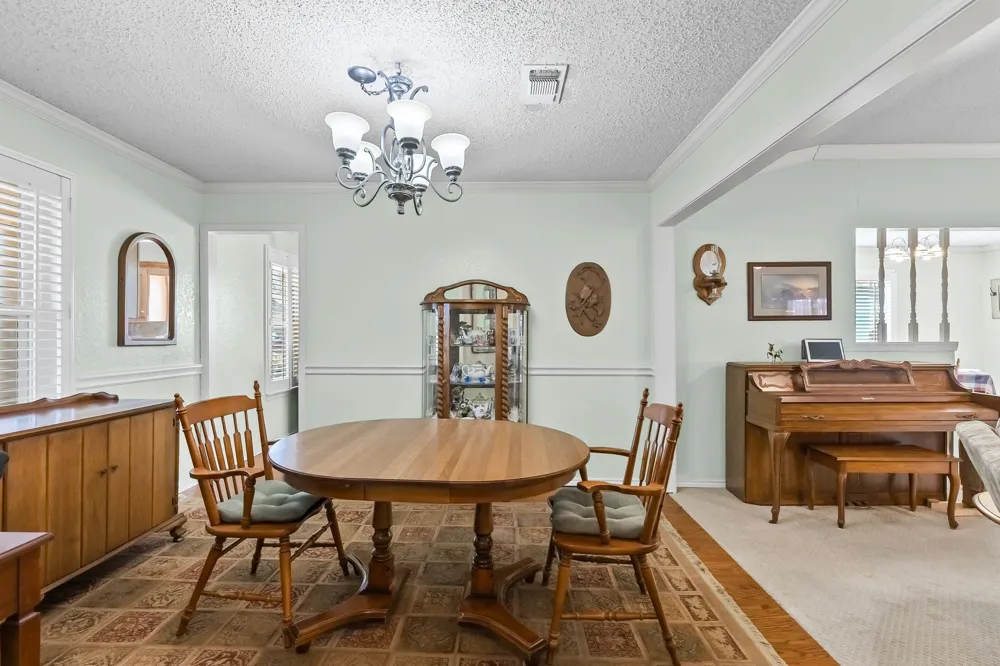 1115 36th Street NE Paris, TX 75462
