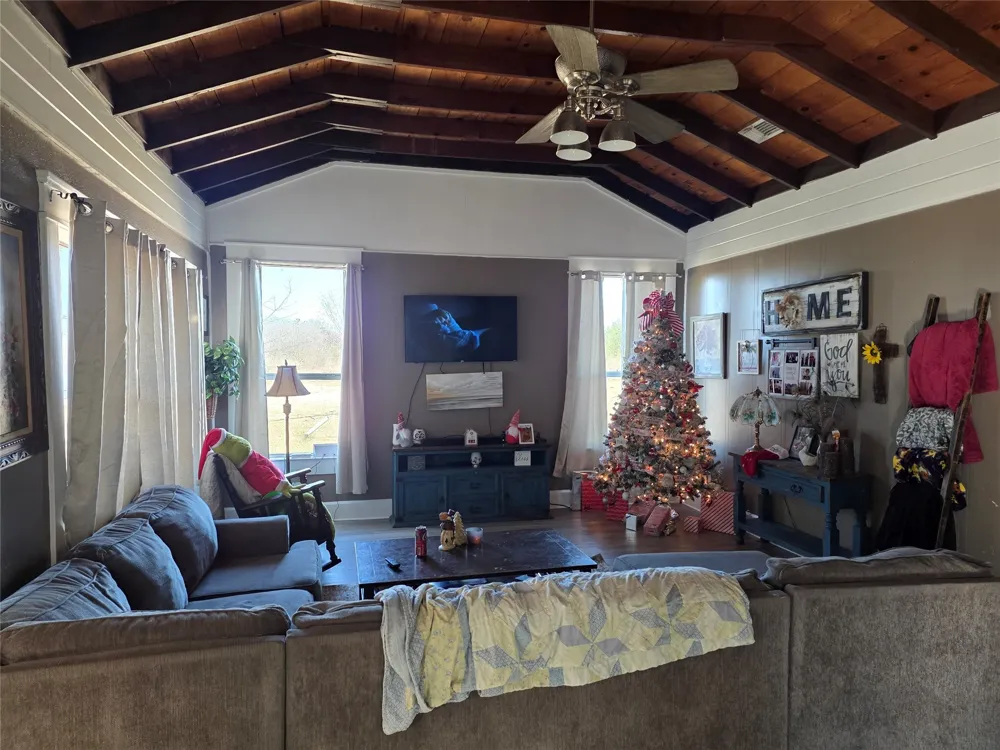 520 County Road 36980 Arthur City, TX 75411