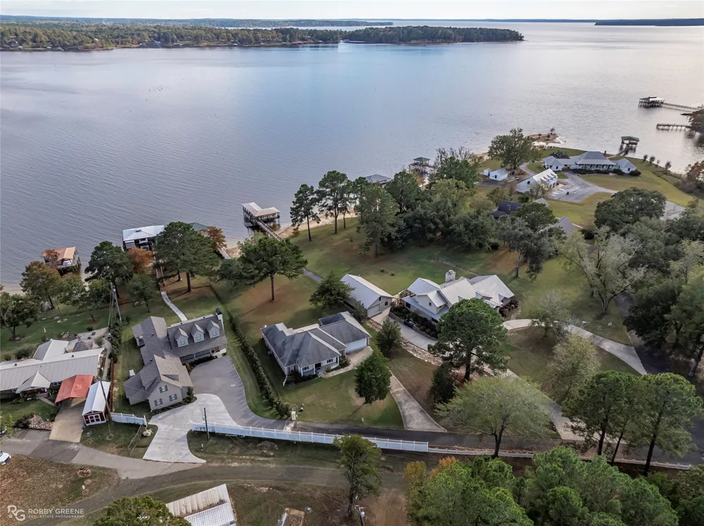 90 La Belle Court Many, LA 71449