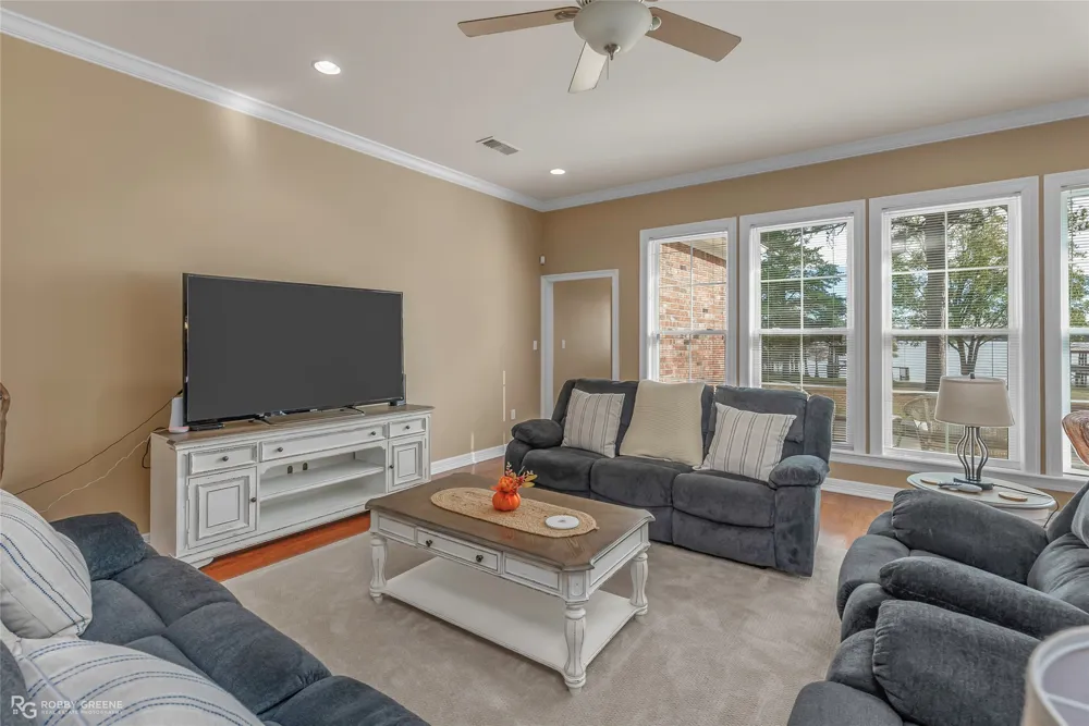 90 La Belle Court Many, LA 71449