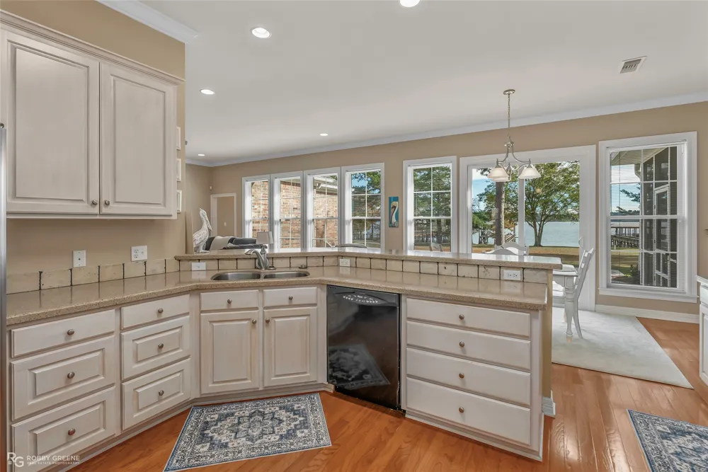 90 La Belle Court Many, LA 71449