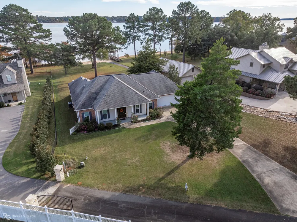 90 La Belle Court Many, LA 71449