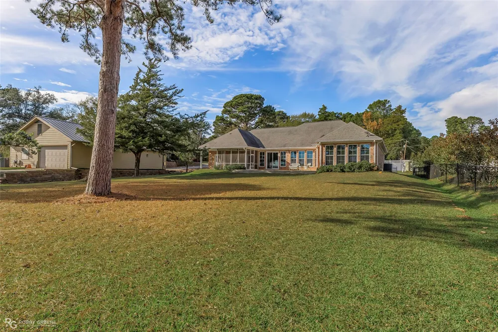 90 La Belle Court Many, LA 71449