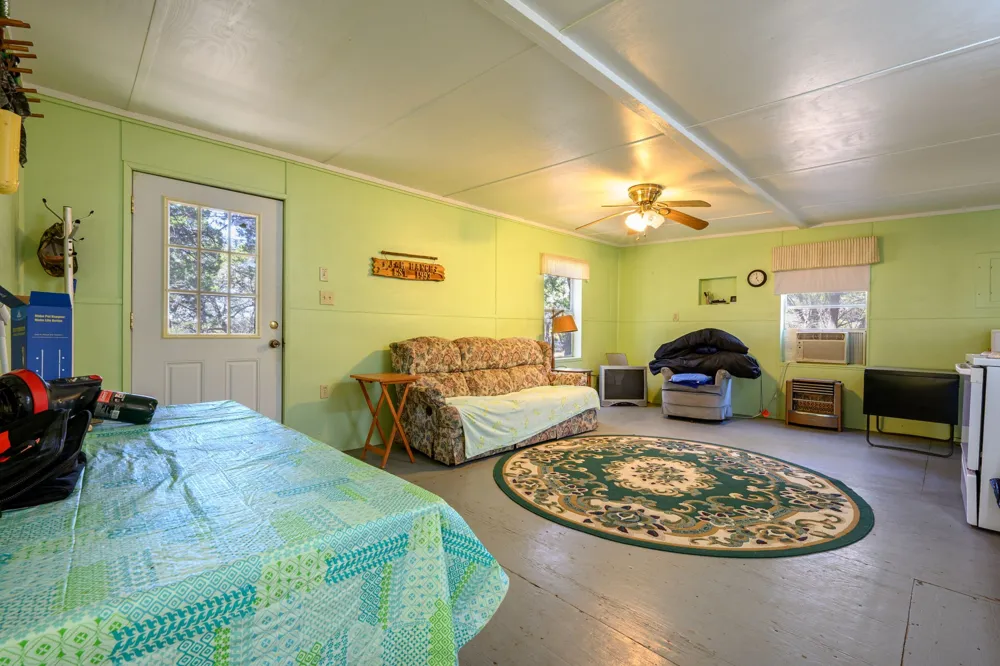 Highway  6 Clifton, TX 76689