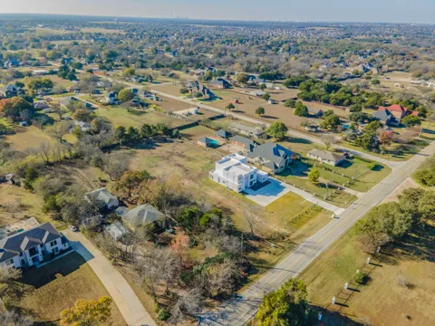 1124 W Pleasant Run Road
