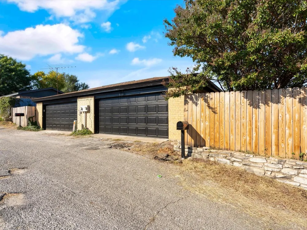 1117 S Rusk Street #1117 Weatherford, TX 76086