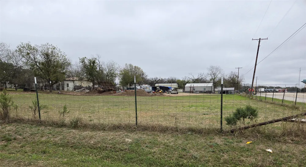 E MILL AVENUE Comanche, TX 76442