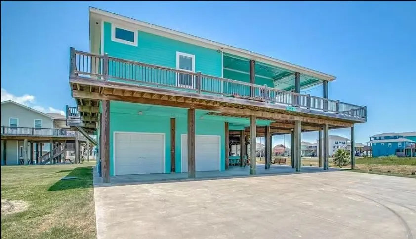 922 Palmridge Drive Port Bolivar, TX 77650