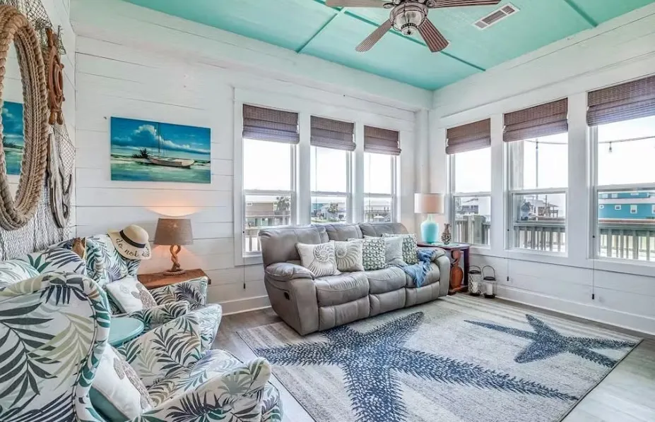 922 Palmridge Drive Port Bolivar, TX 77650