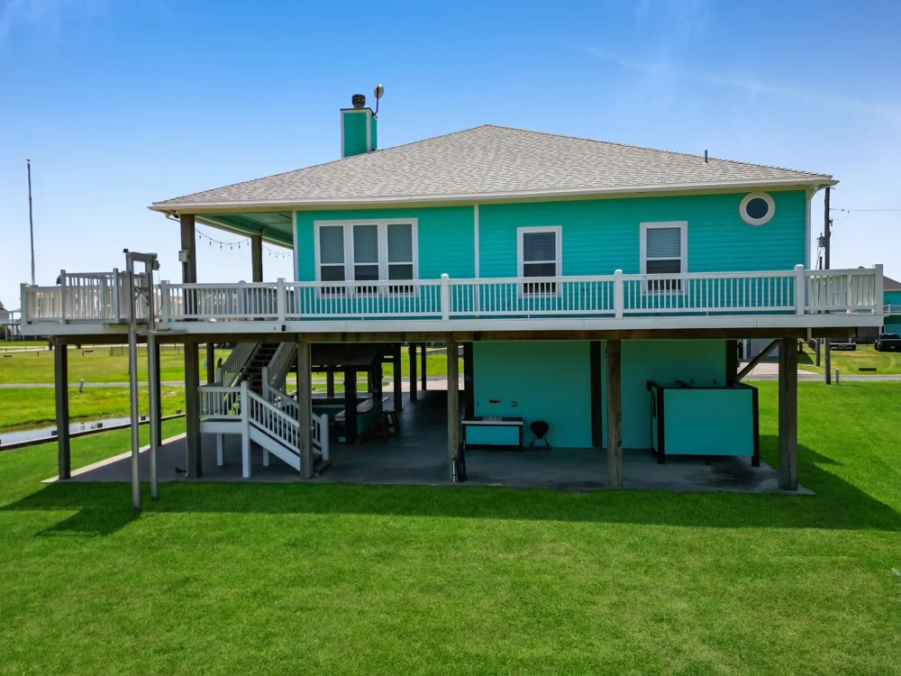 922 Palmridge Drive Port Bolivar, TX 77650