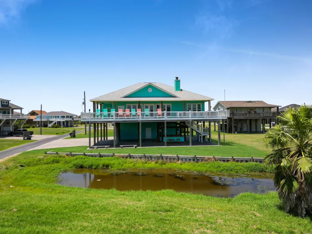 922 Palmridge Drive Port Bolivar, TX 77650