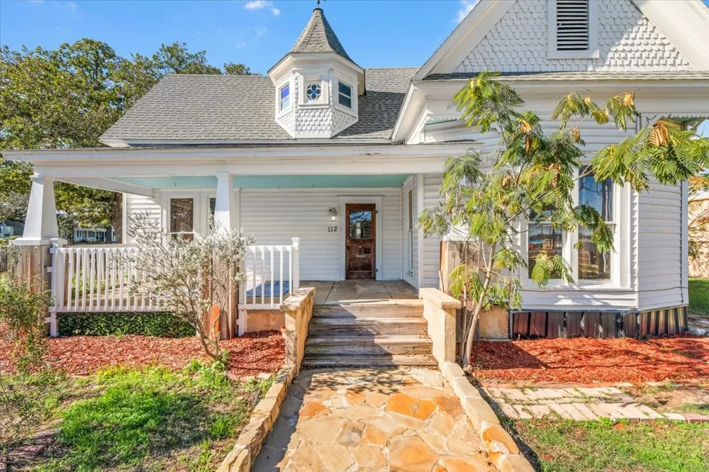 112 S Evans Street Boyd, TX 76023
