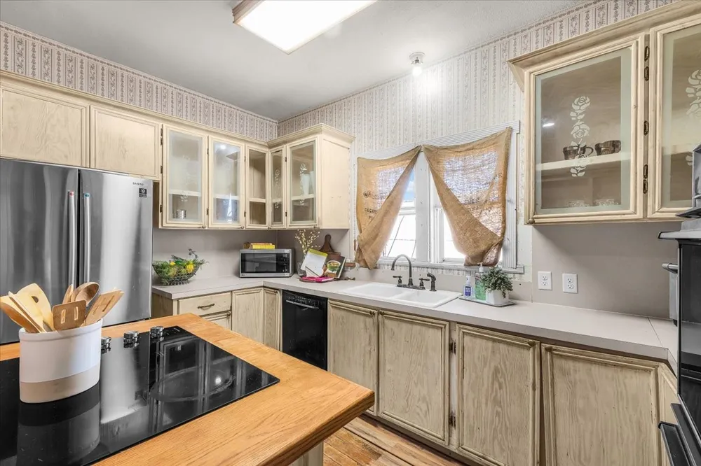 112 S Evans Street Boyd, TX 76023