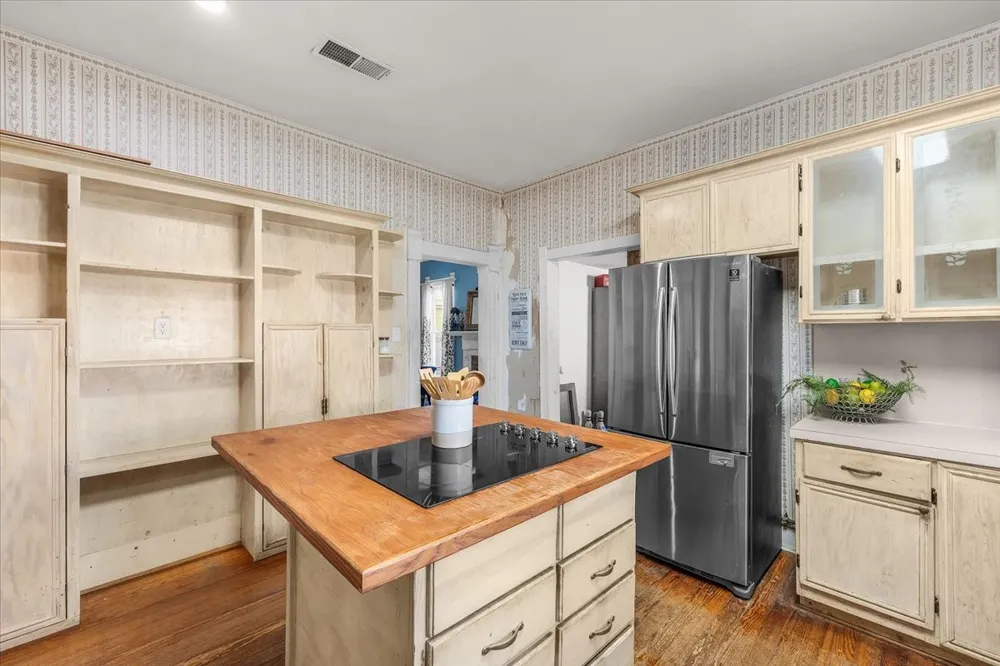 112 S Evans Street Boyd, TX 76023