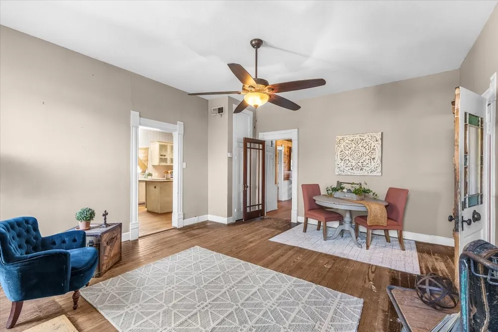 112 S Evans Street Boyd, TX 76023