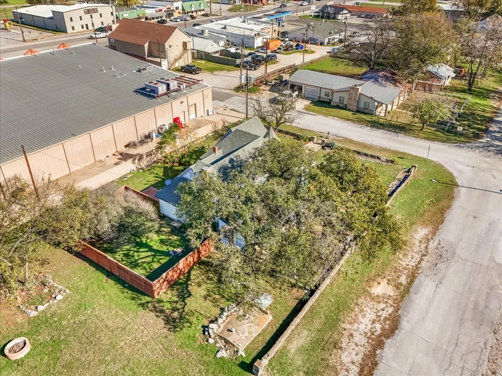 112 S Evans Street Boyd, TX 76023